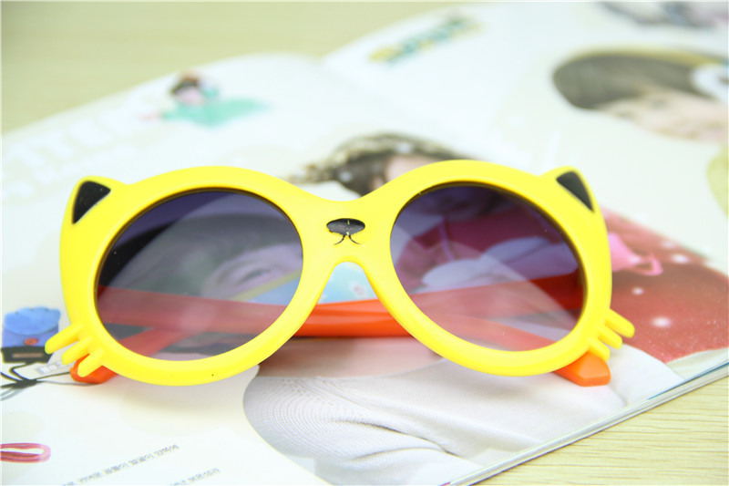 Нужны ли солнцезащитные очки детям?